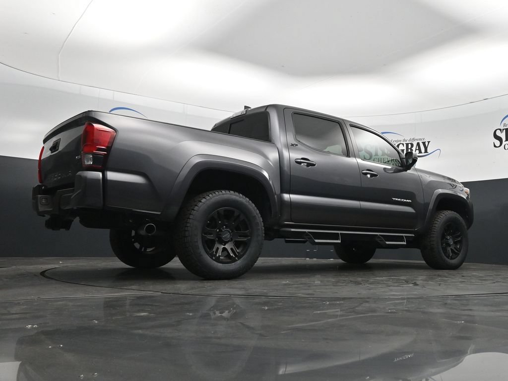 Used 2019 Toyota Tacoma SR5 RWD image 32