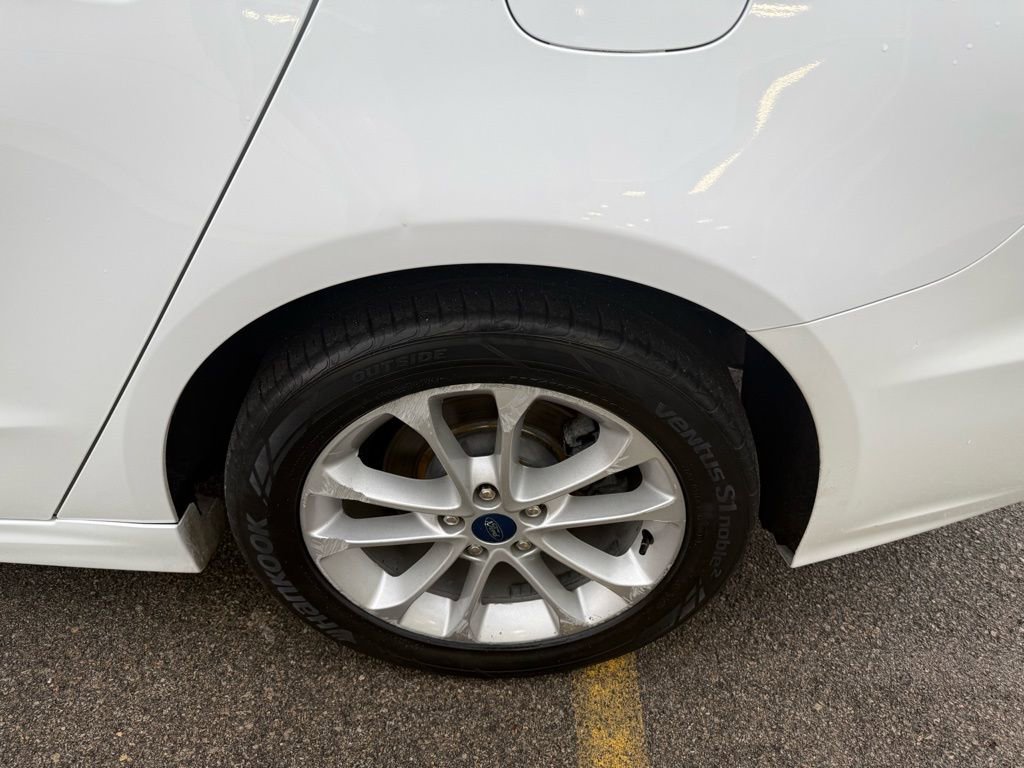 Used 2020 Ford Fusion SE image 14