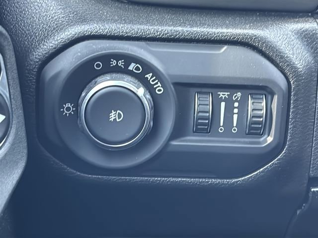 Certified 2022 Jeep Wrangler Unlimited Sport w/ Xtreme Recon 35" Tire Package AWD/4WD image 29