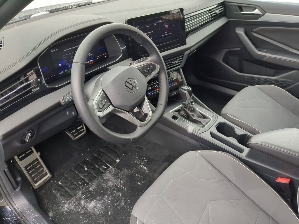 Used 2025 Volkswagen Jetta Sport image 14