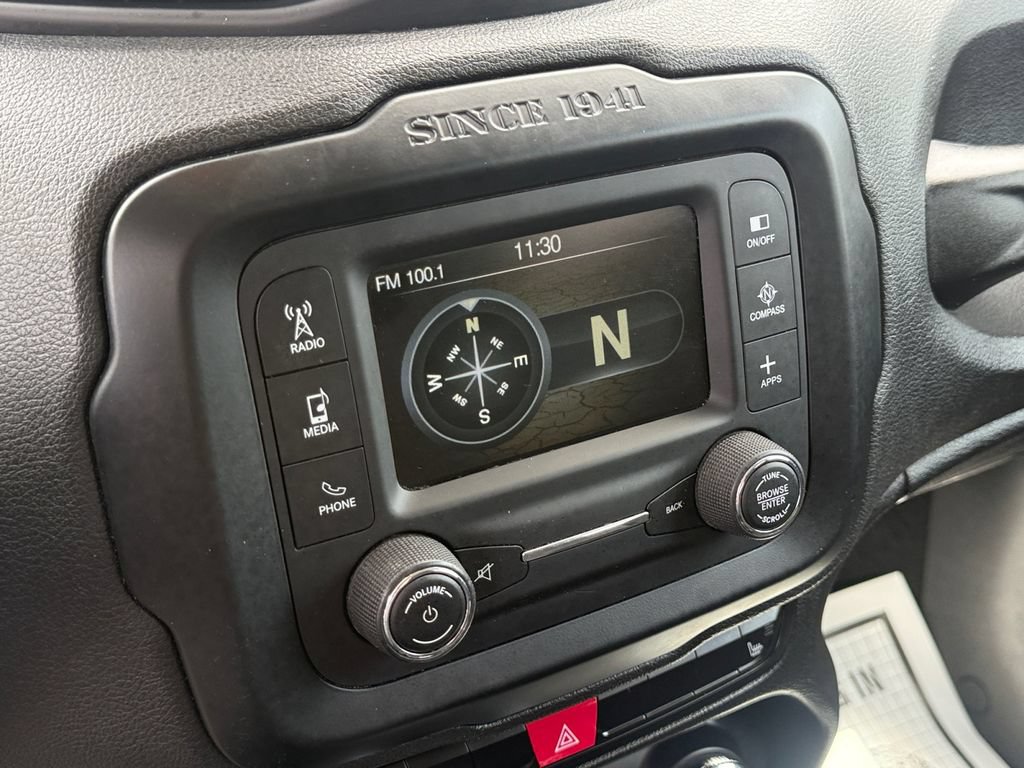 Used 2017 Jeep Renegade Latitude w/ Cold Weather Group AWD/4WD image 28