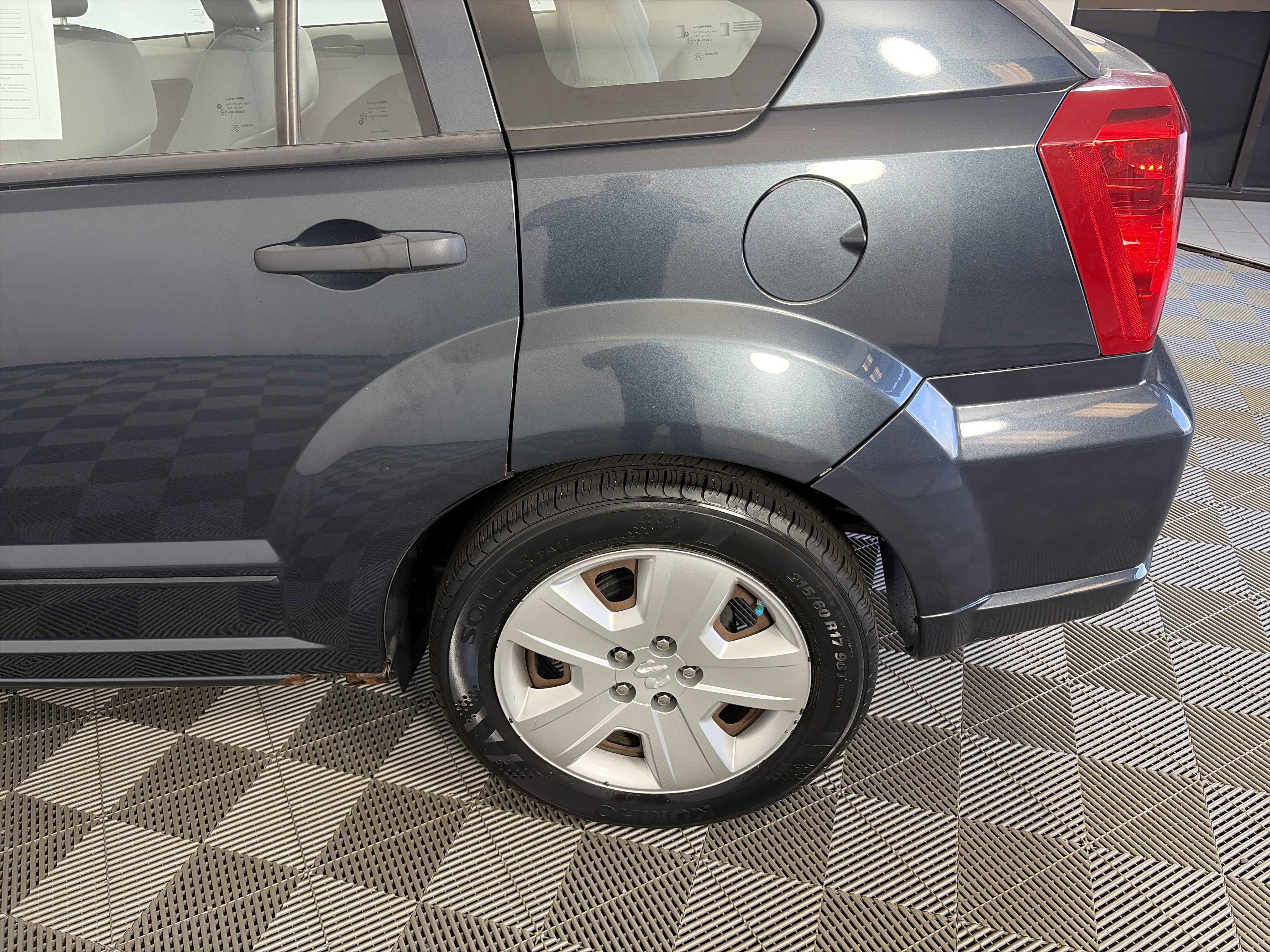 Used 2007 Dodge Caliber SXT w/ Driver Convenience Group FWD image 14