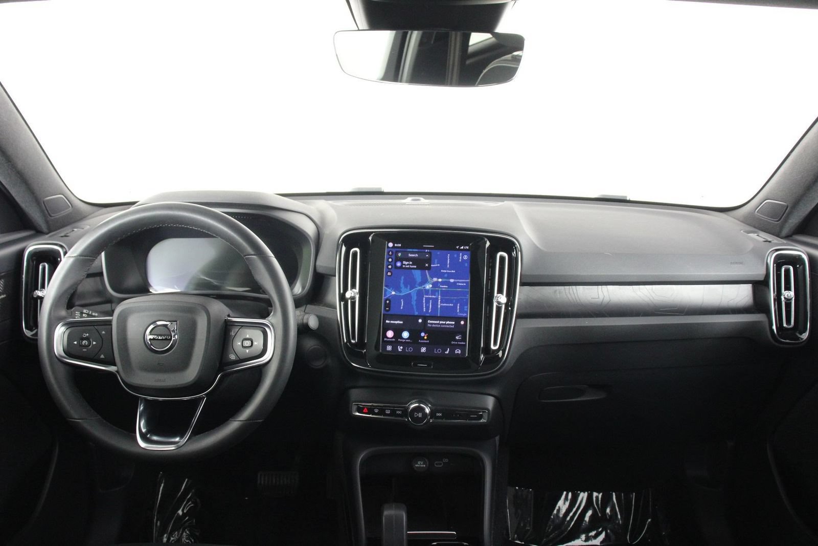 Certified 2023 Volvo C40 P8 Recharge Ultimate w/ Protection Package Premier AWD/4WD image 7