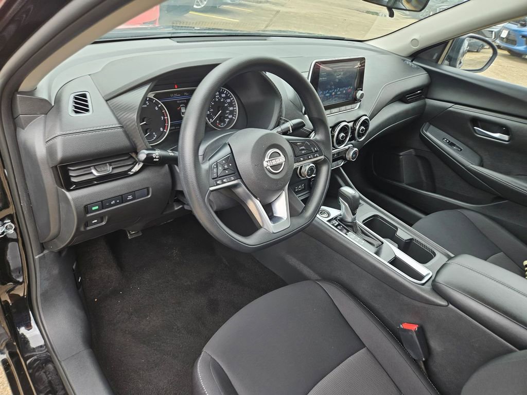 Used 2025 Nissan Sentra SV FWD image 15
