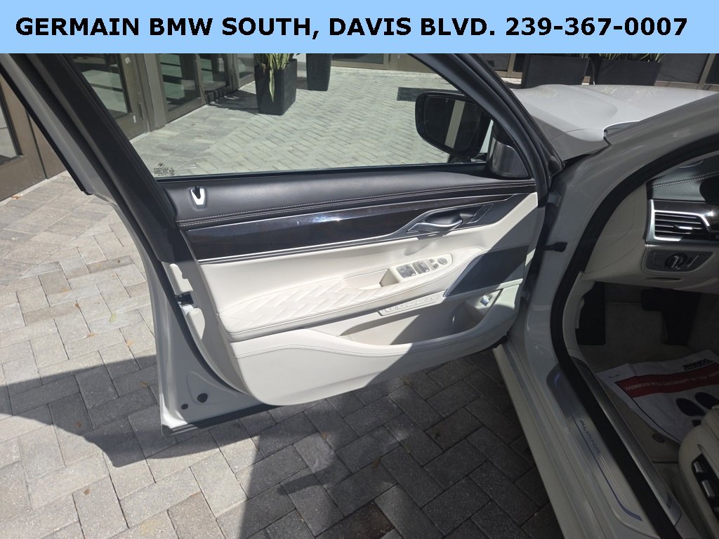 Used 2021 BMW ALPINA B7 xDrive image 34