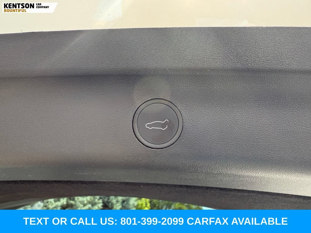 Used 2023 Tesla Model Y Long Range AWD/4WD image 31