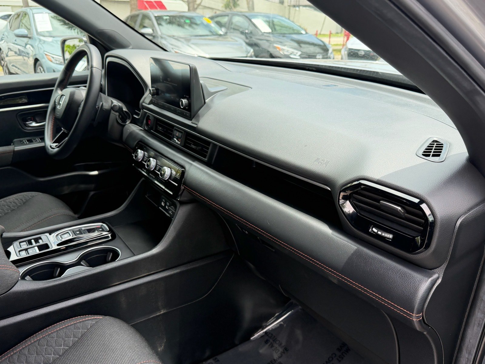 Used 2025 Honda Pilot Sport image 19