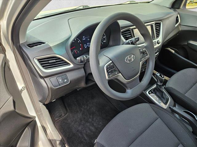 Used 2022 Hyundai Accent SEL image 9