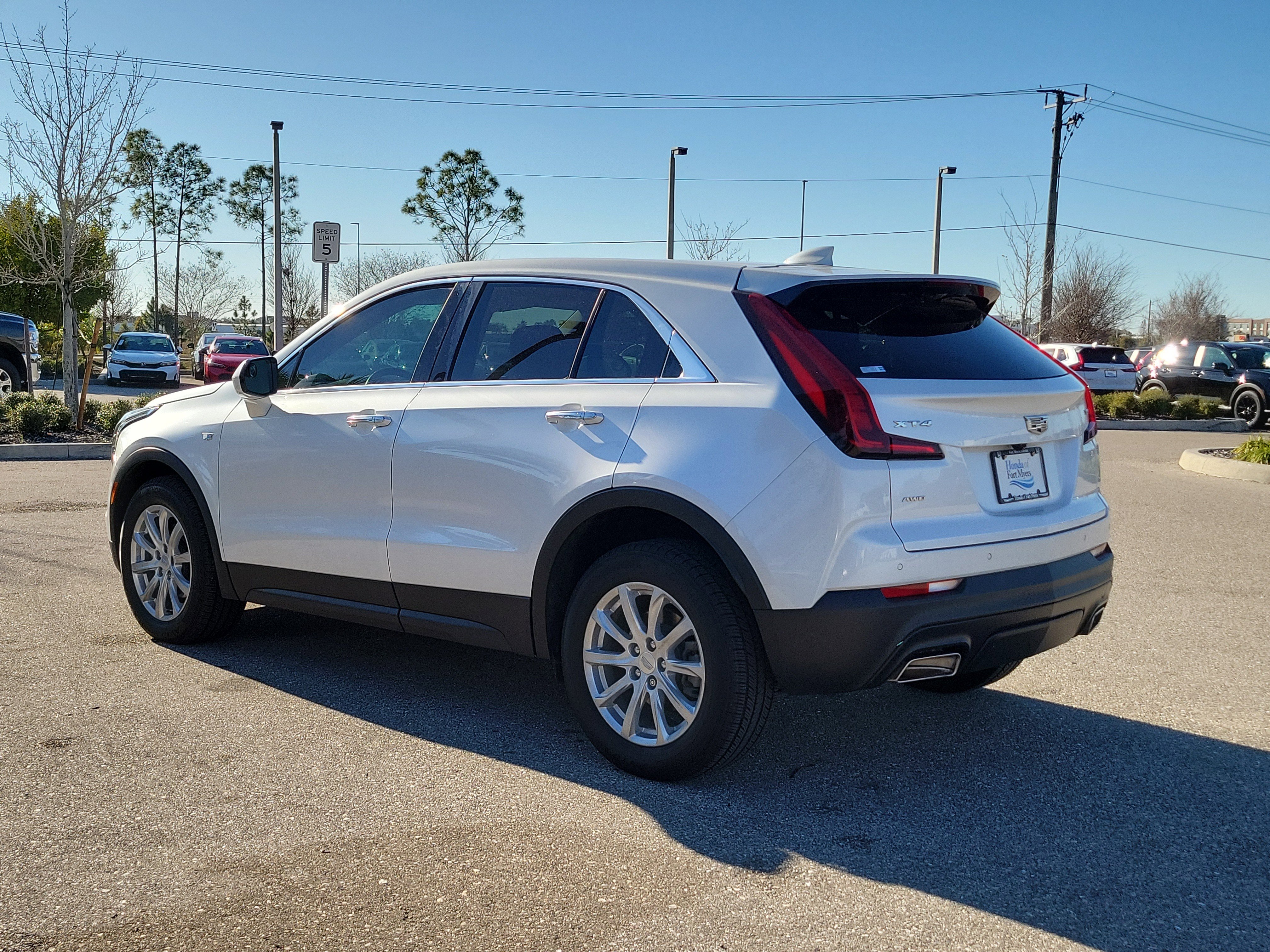 Used 2021 Cadillac XT4 Luxury w/ Driver Awareness Package image 5