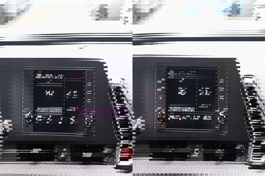 Used 2024 Kia Sportage LX image 15