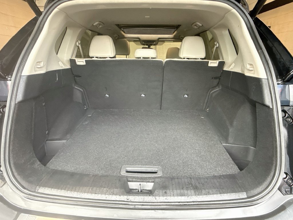 Used 2023 Nissan Rogue SV w/ SV Premium B Package FWD image 29