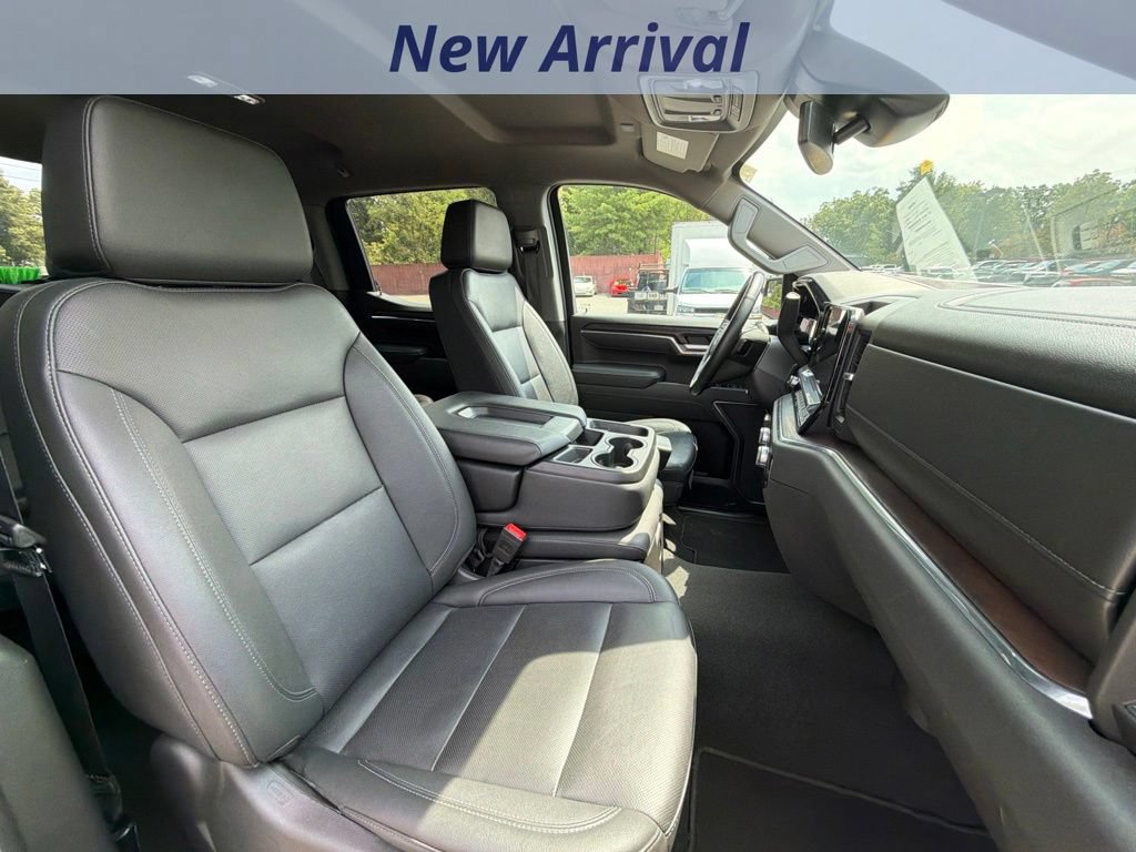 Used 2025 GMC Sierra 1500 SLT AWD/4WD image 4