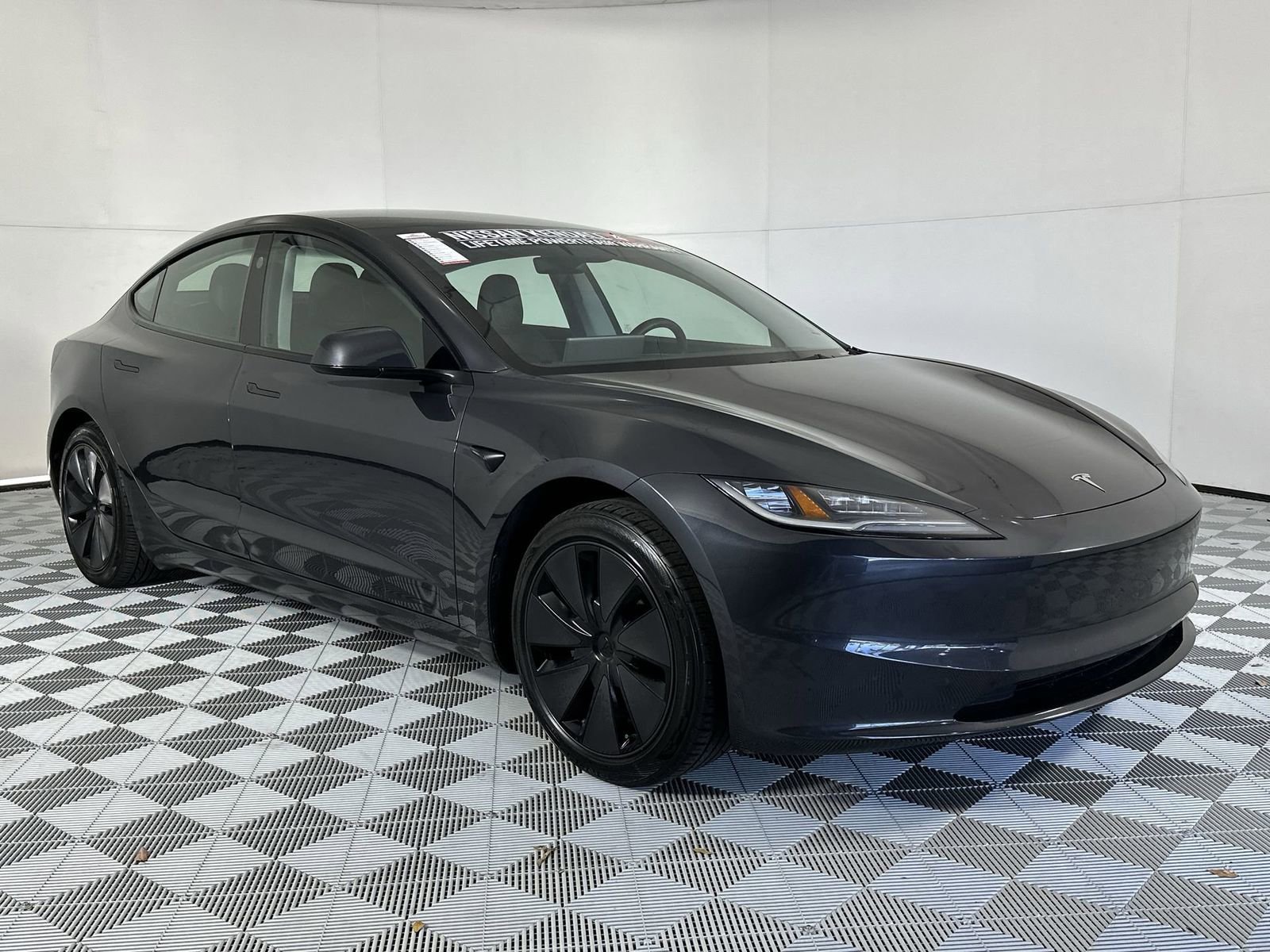 Used 2024 Tesla Model 3 Standard Range RWD image 2