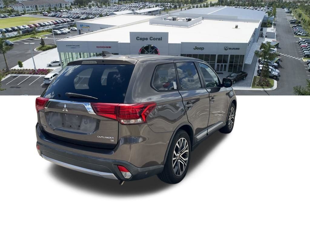 Used 2017 Mitsubishi Outlander SE image 15