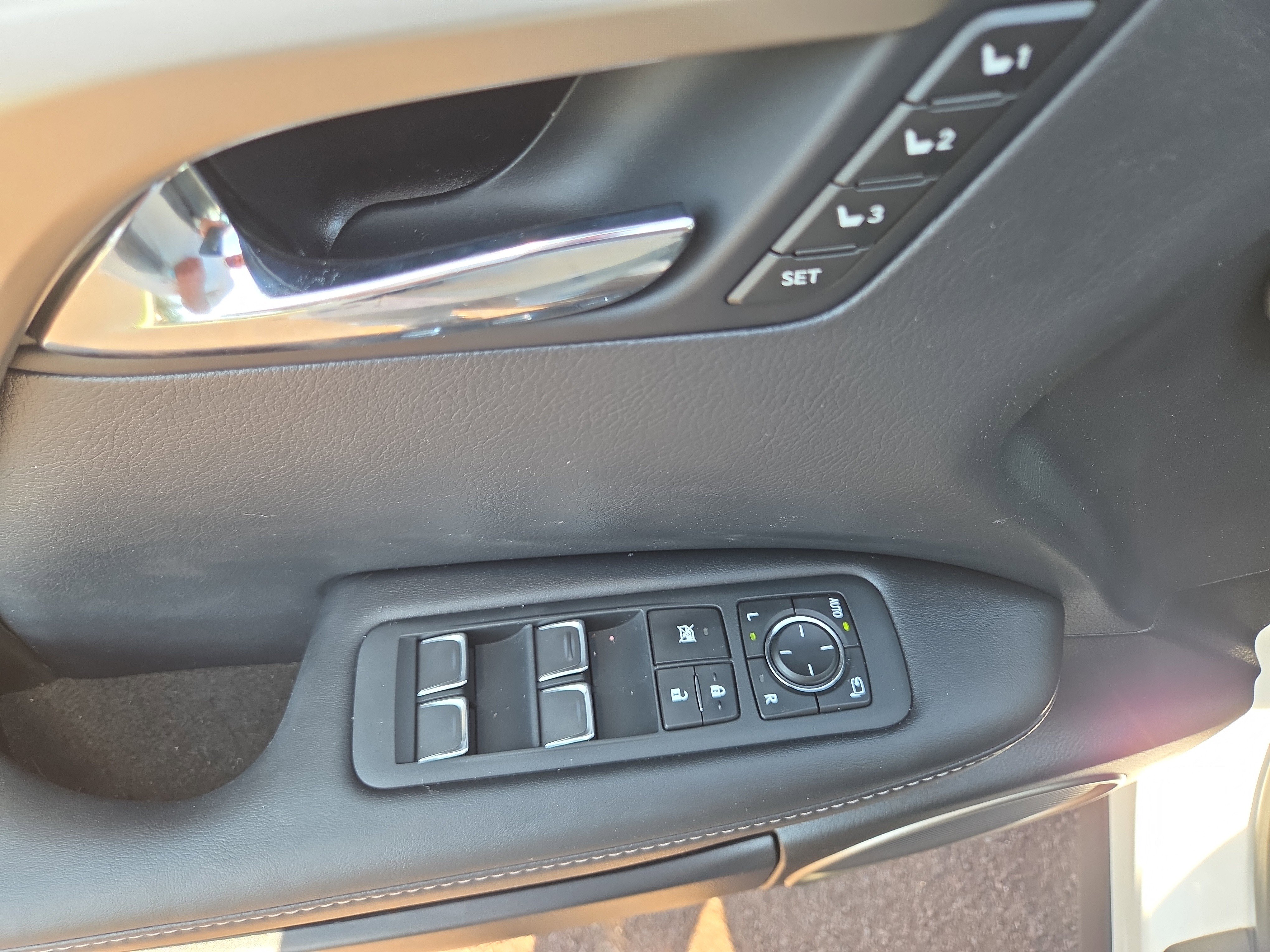 Certified 2022 Lexus RX 350L Premium w/ Premium Package image 36