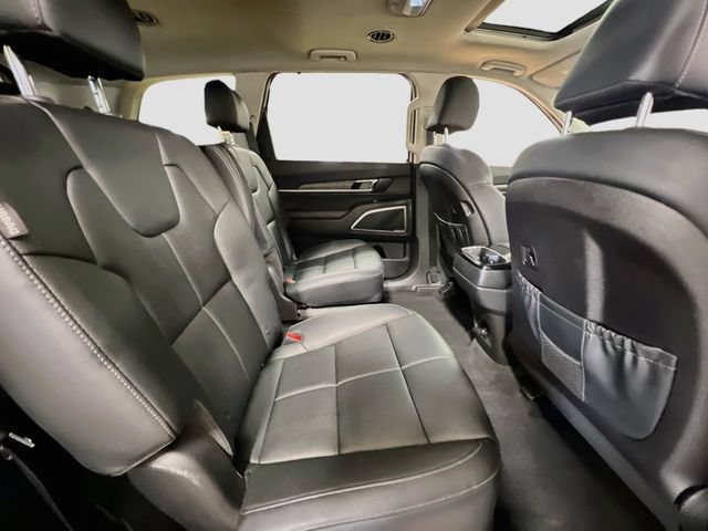 Certified 2024 Kia Telluride EX w/ EX Captain's Chair Package FWD image 30