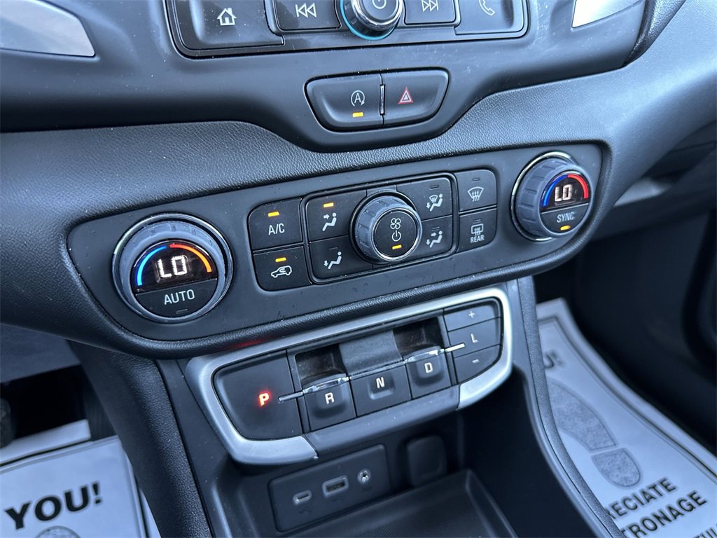 Used 2023 GMC Terrain SLE w/ Driver Convenience Package image 18