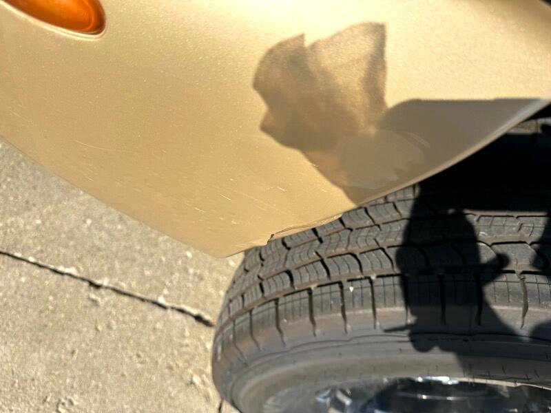 Used 2005 GMC Sierra 3500 SLT w/ Heavy-Duty Power Package image 23