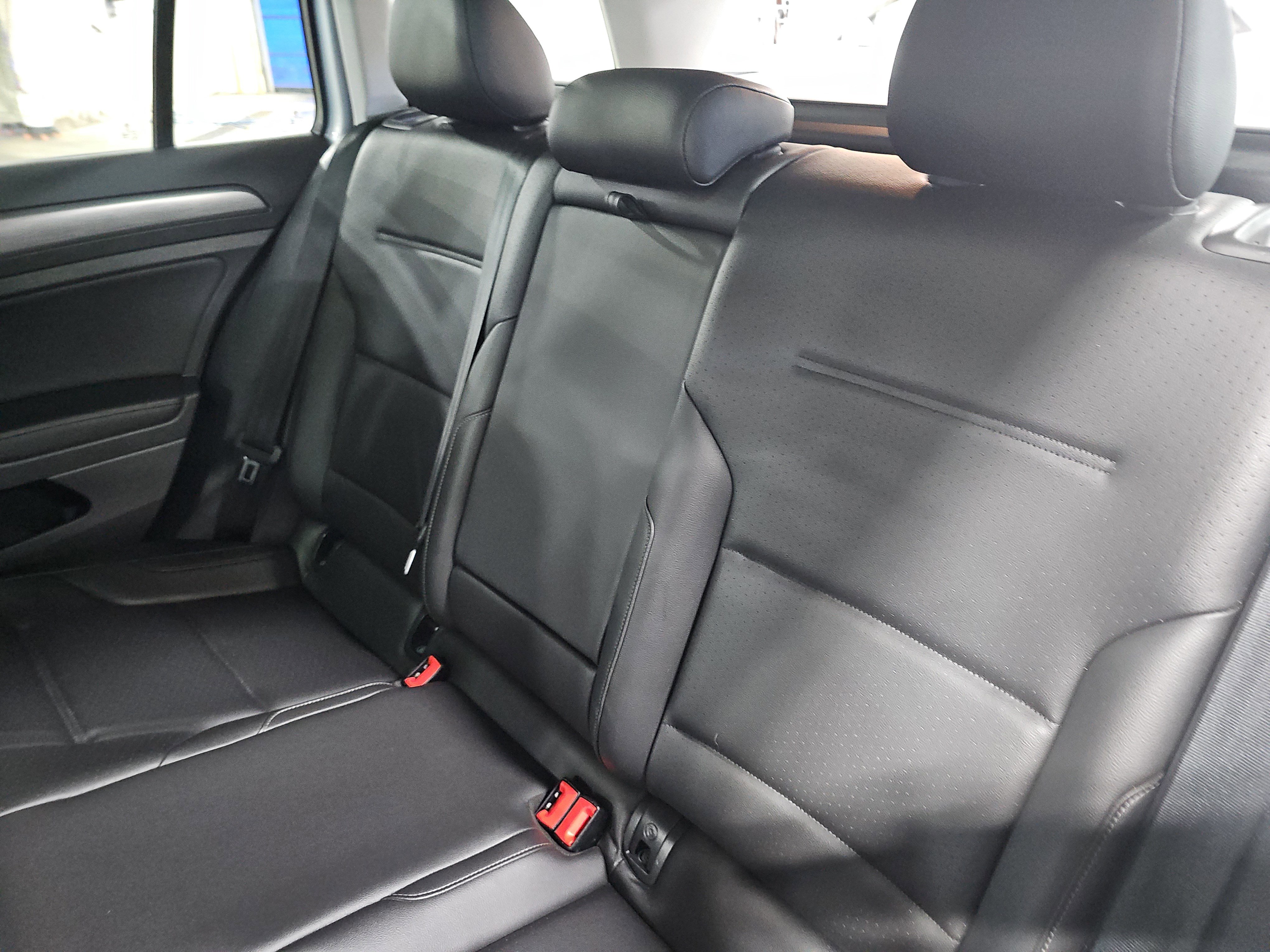 Used 2019 Volkswagen Golf SE FWD image 14