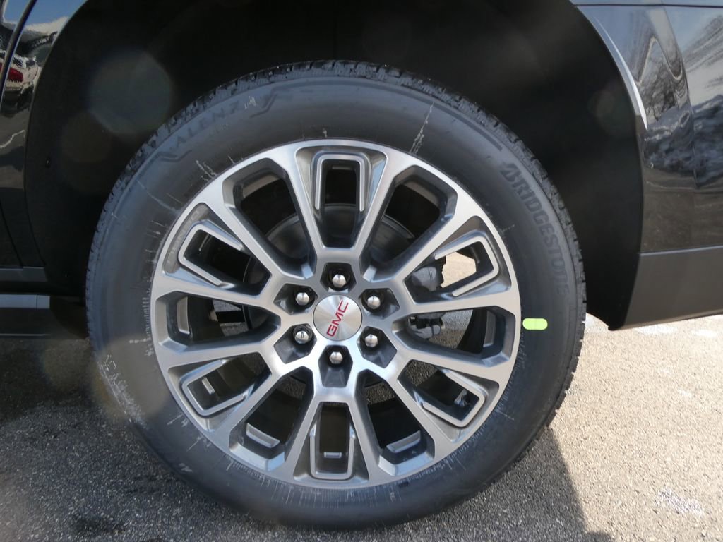 New 2026 GMC Yukon Denali w/ Denali Reserve Package image 12