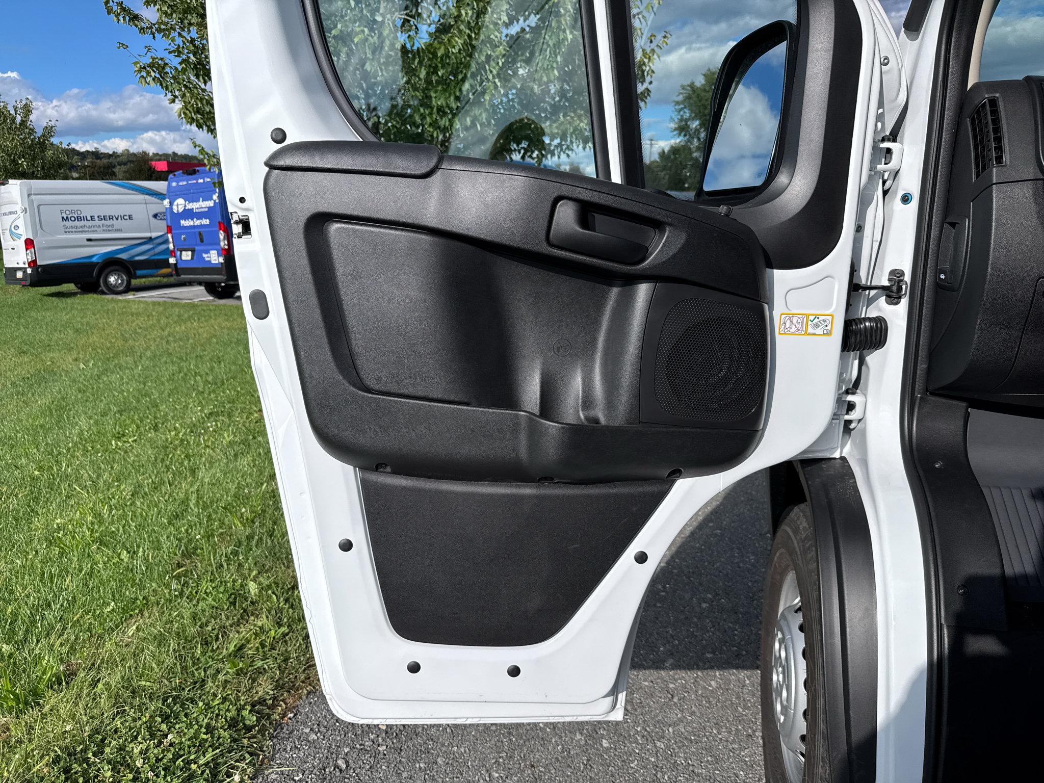New 2026 RAM ProMaster 2500 w/ Convenience Group FWD image 28
