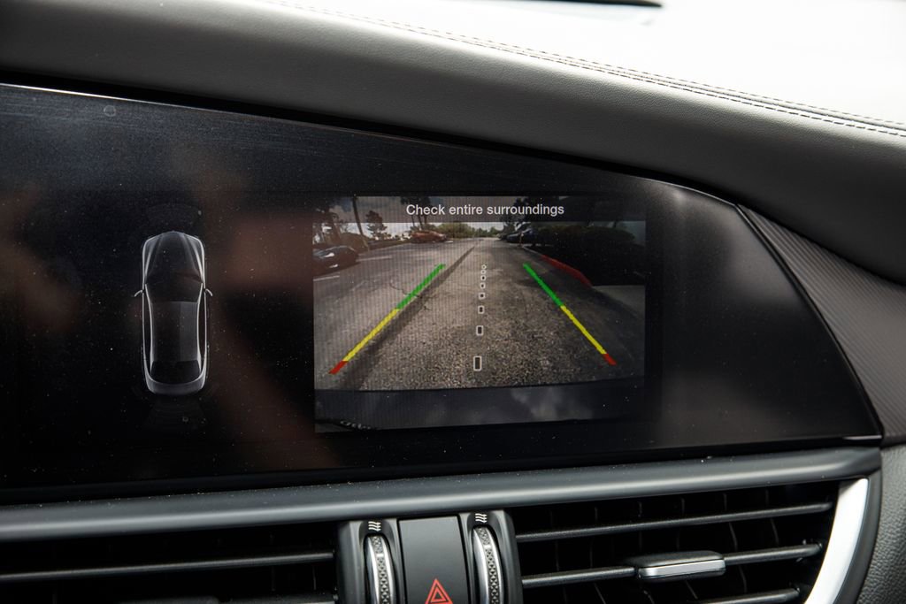 Used 2022 Alfa Romeo Giulia Veloce image 37