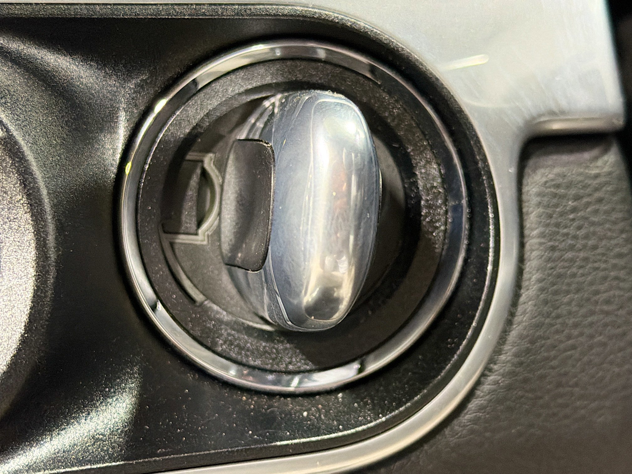Certified 2025 Porsche 718 Boxster RWD image 31