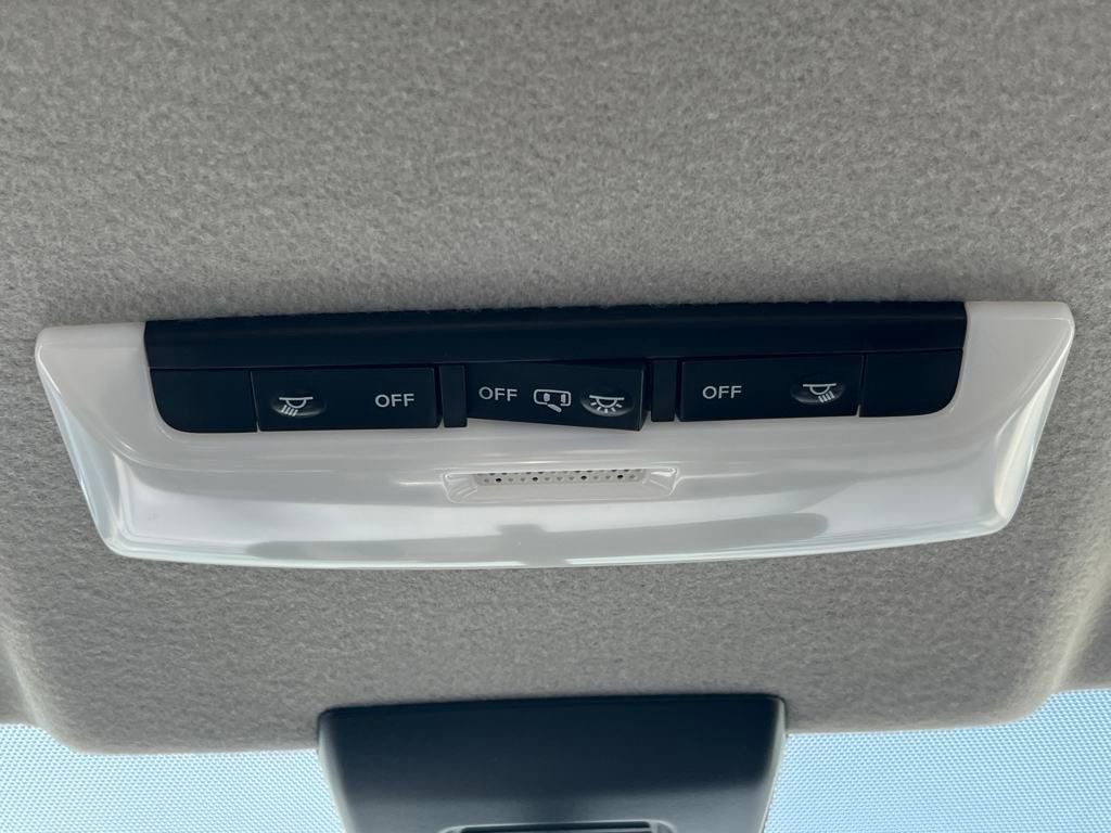 New 2025 Nissan Kicks Play S image 29