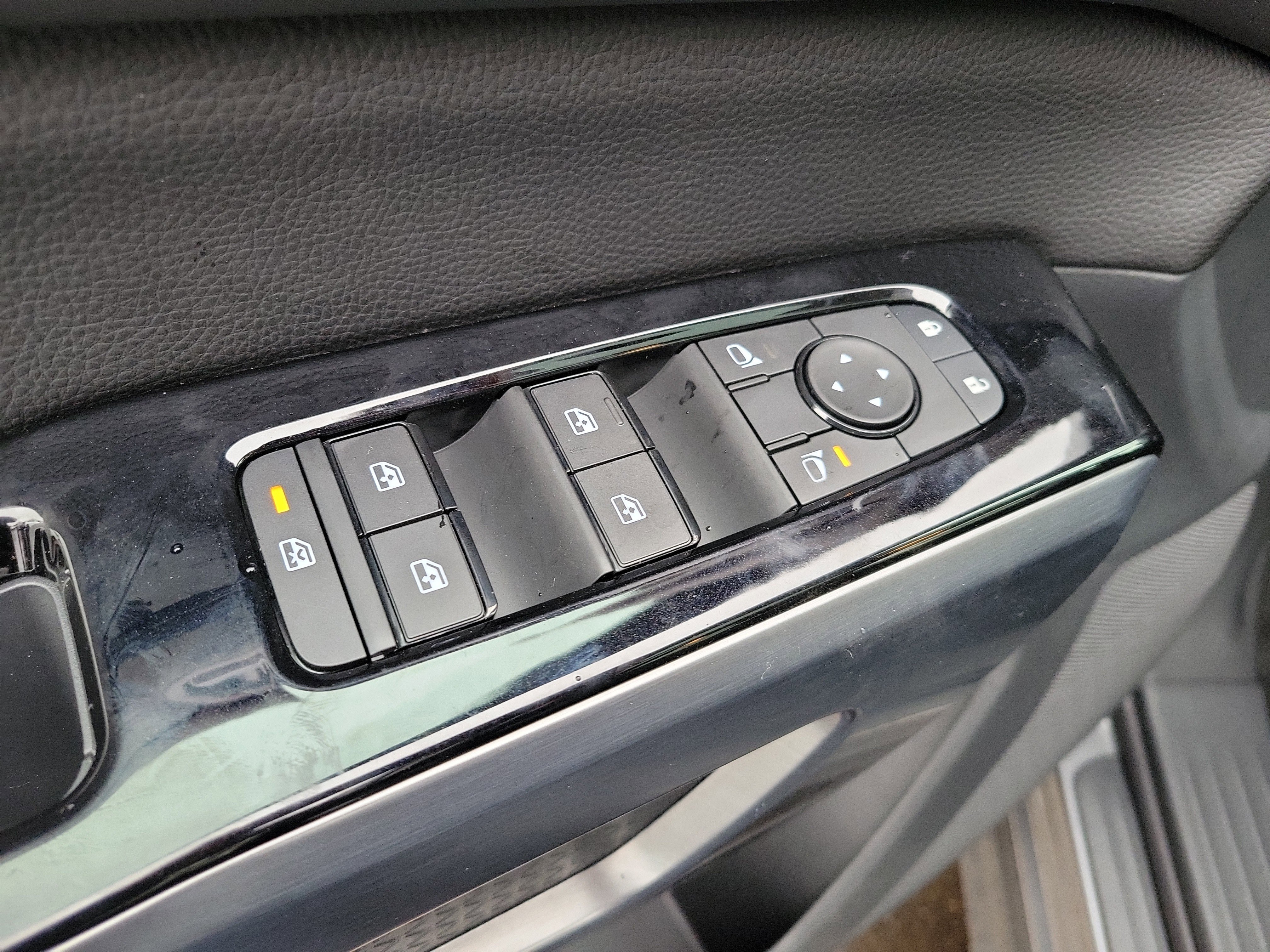 New 2026 Nissan Pathfinder SL w/ SL Premium Package image 12