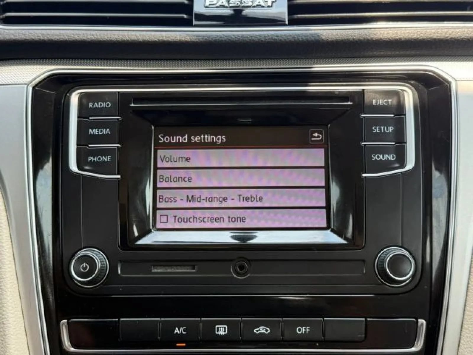 Used 2018 Volkswagen Passat 2.0T S FWD image 28