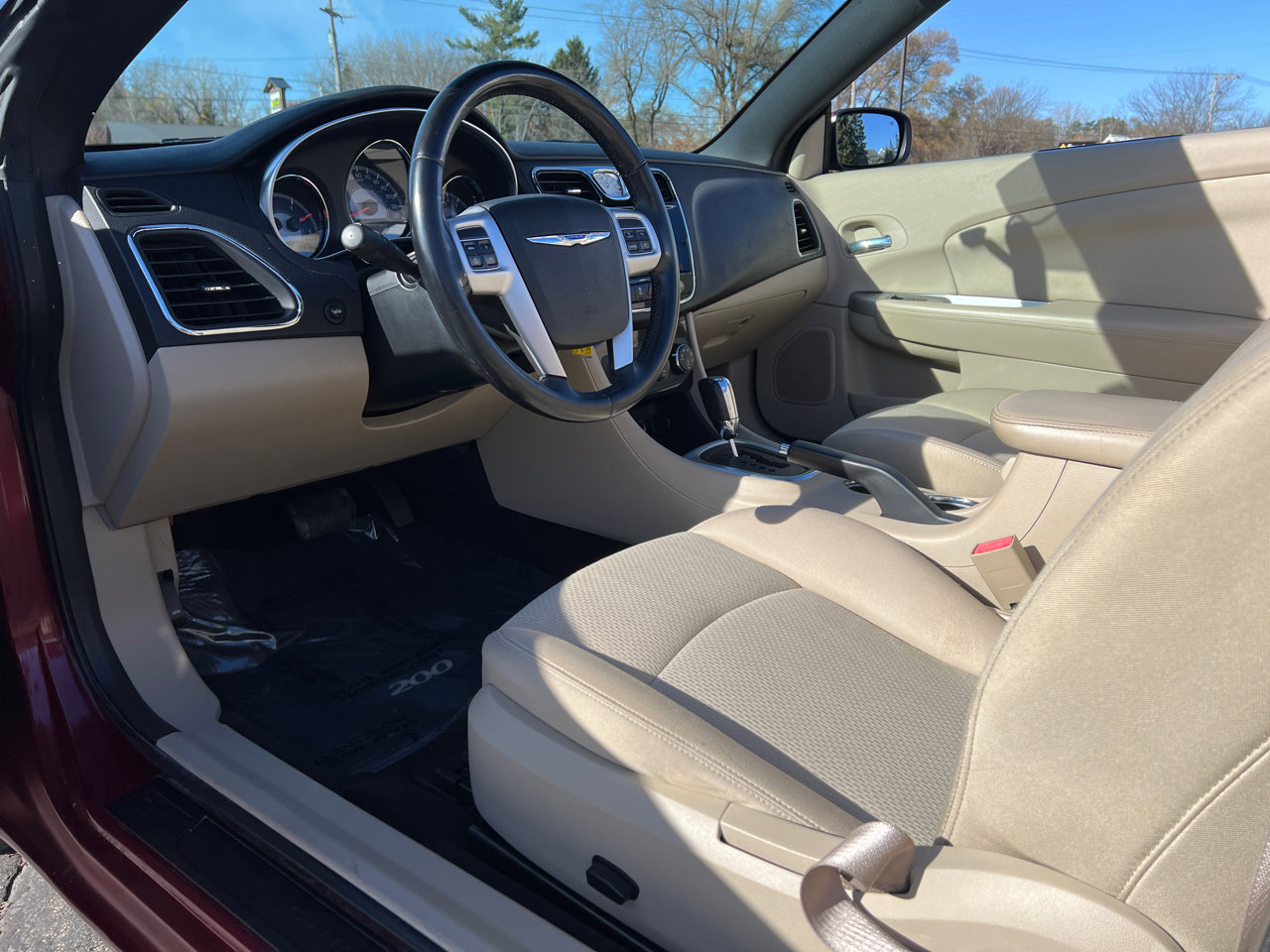 Used 2012 Chrysler 200 Touring image 26