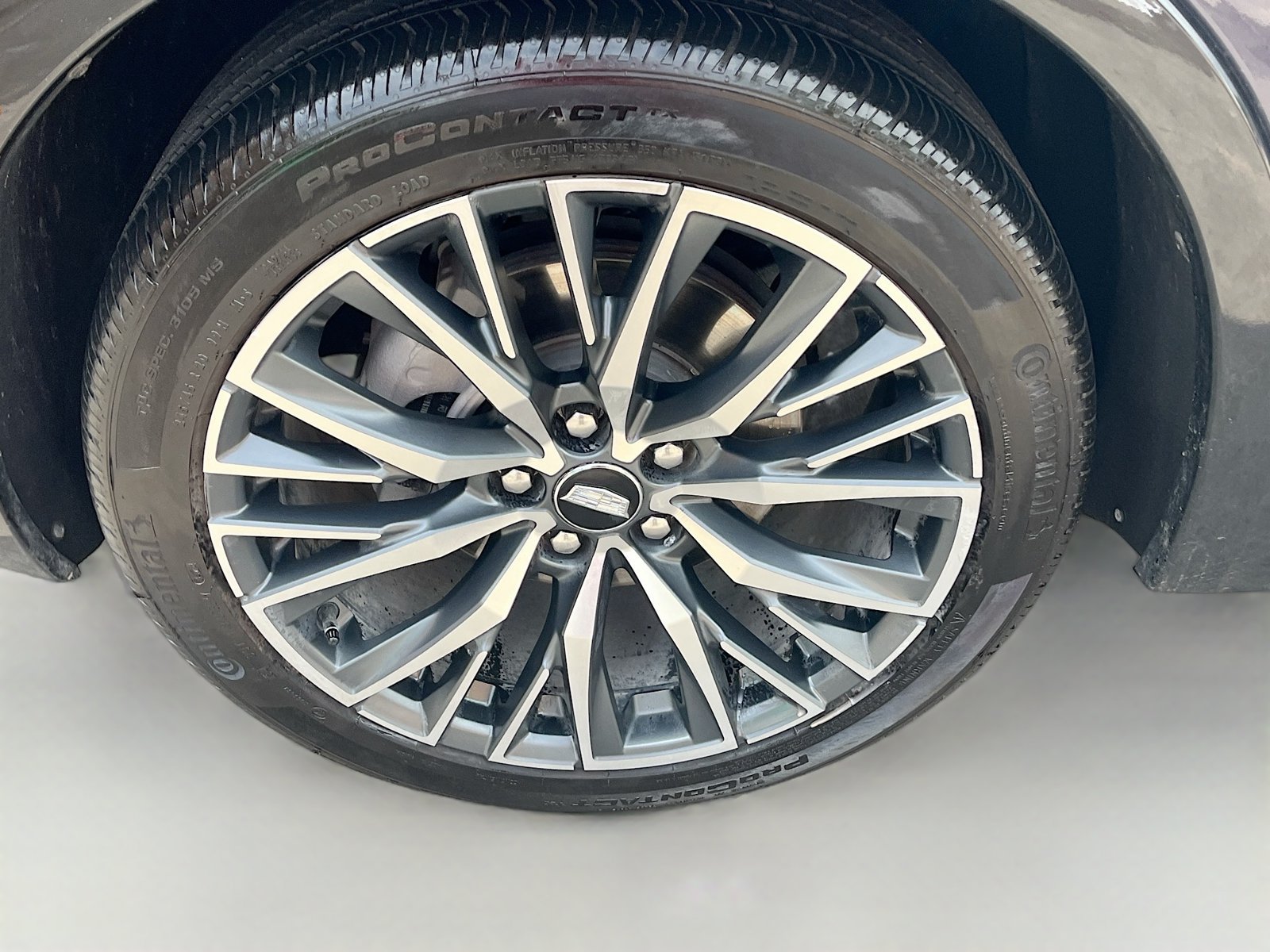 Used 2024 Cadillac XT4 Sport FWD image 32