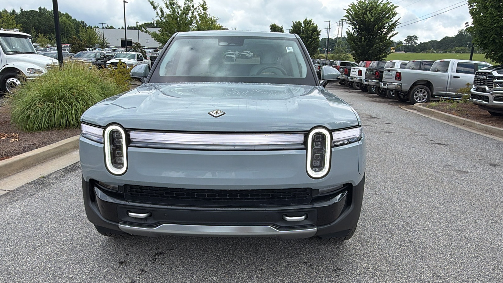 Used 2025 Rivian R1T Adventure AWD/4WD image 3