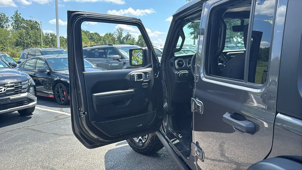Used 2023 Jeep Wrangler Unlimited Rubicon 4xe AWD/4WD image 14