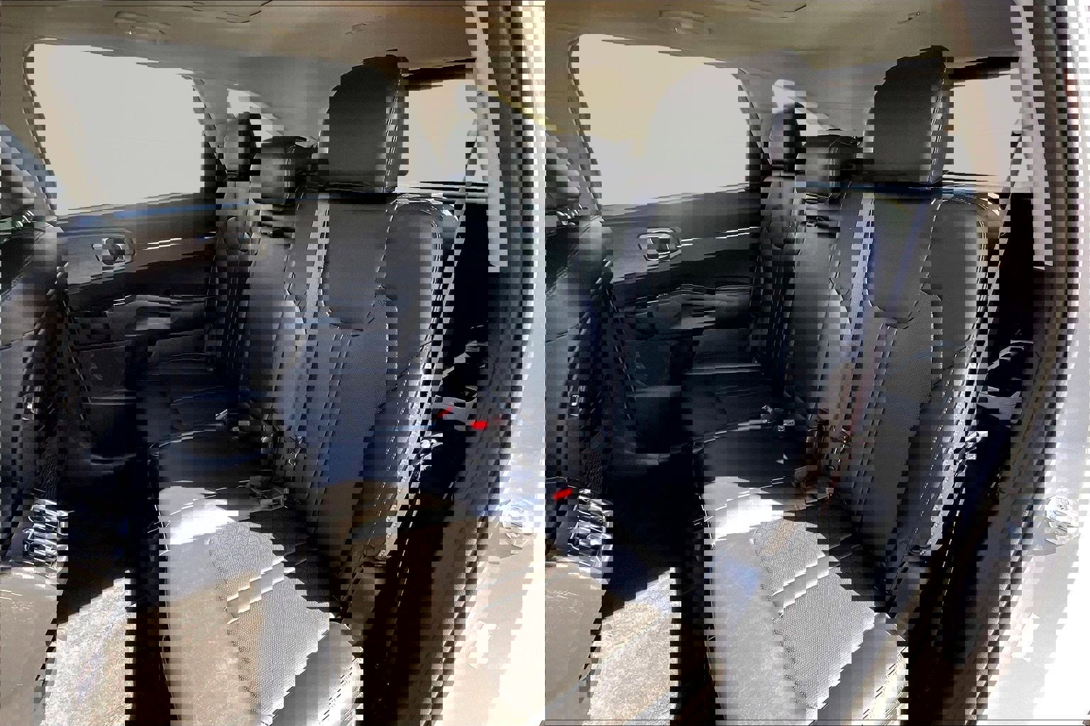 Used 2023 Kia Sorento S w/ Panoramic Sunroof Package image 22