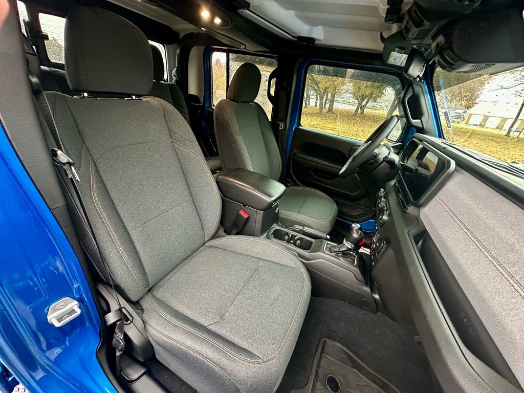 Used 2024 Jeep Gladiator Sport image 31