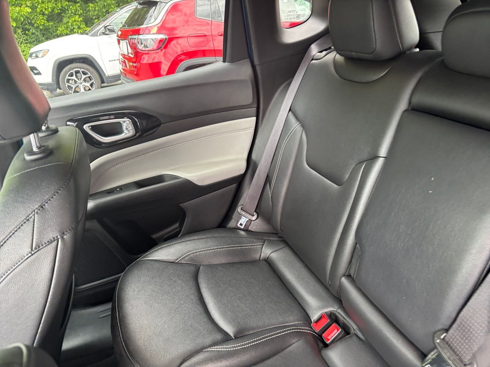 Used 2025 Jeep Compass Limited AWD/4WD image 34