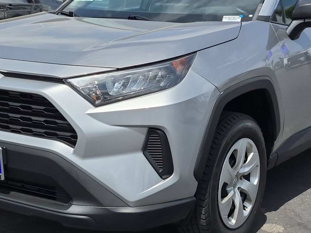 Used 2021 Toyota RAV4 LE w/ Carpet Mat Package (TMS) FWD image 9