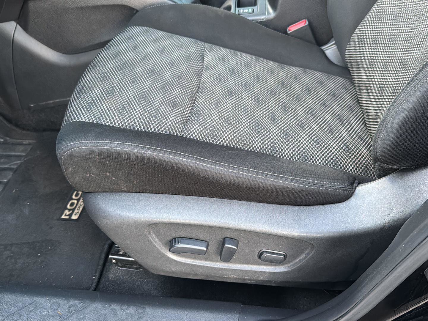 Used 2021 Nissan Rogue Sport SV image 27