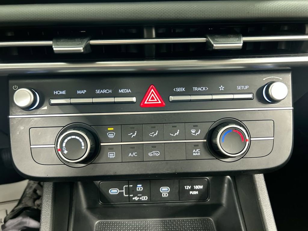 Used 2025 Hyundai Tucson SE image 16