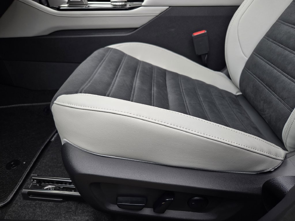New 2026 Mitsubishi Outlander LE FWD image 19