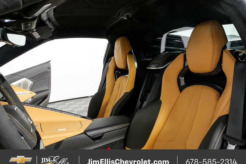 Used 2024 Chevrolet Corvette Z06 w/ Z07 Performance Package image 5