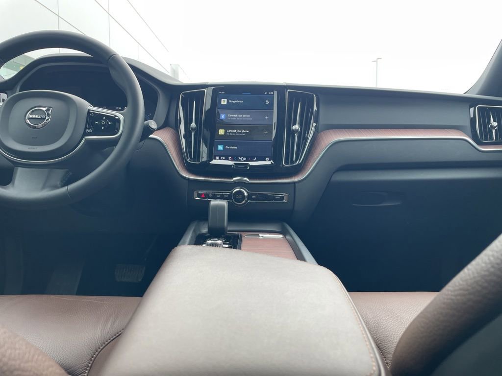Certified 2023 Volvo XC60 B5 Plus w/ Climate Package image 23