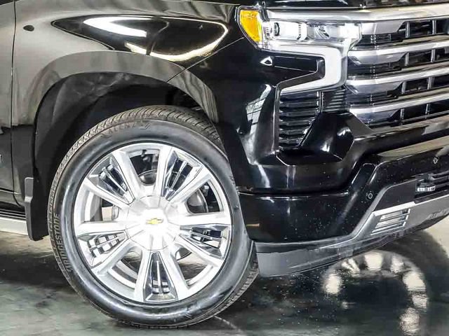 Certified 2023 Chevrolet Silverado 1500 High Country w/ High Country Premium Package AWD/4WD image 4