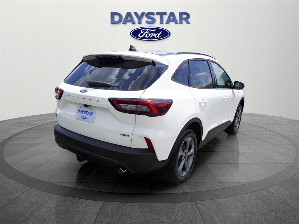New 2025 Ford Escape ST-Line Elite w/ Class II Trailer Tow Package image 4
