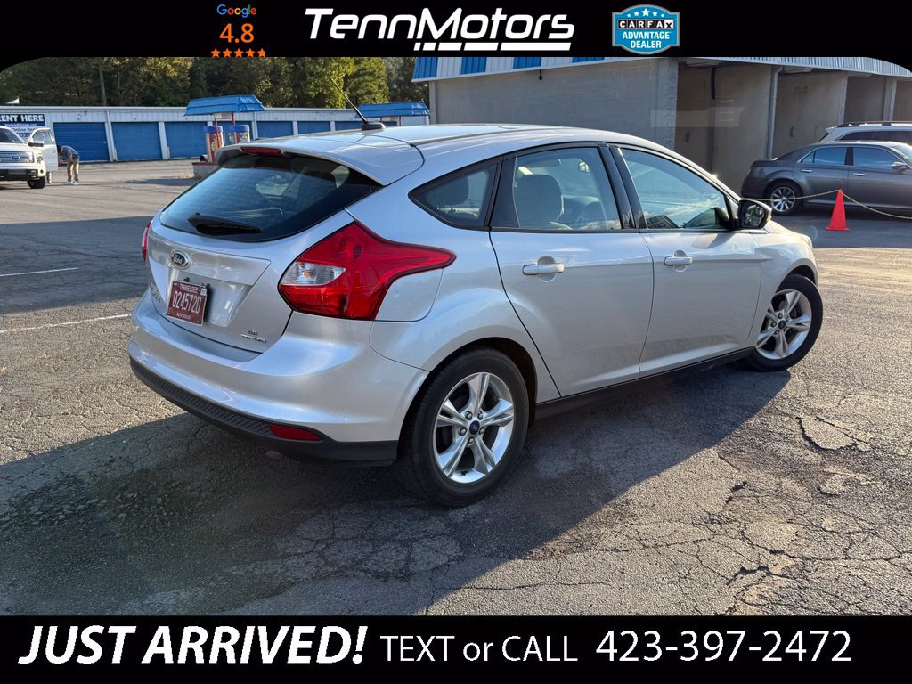 Used 2014 Ford Focus SE w/ SE Winter Package FWD image 5