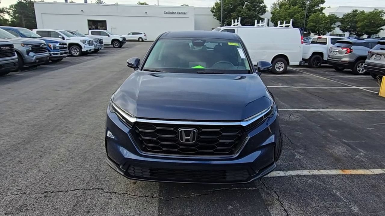 Used 2025 Honda CR-V LX image 3