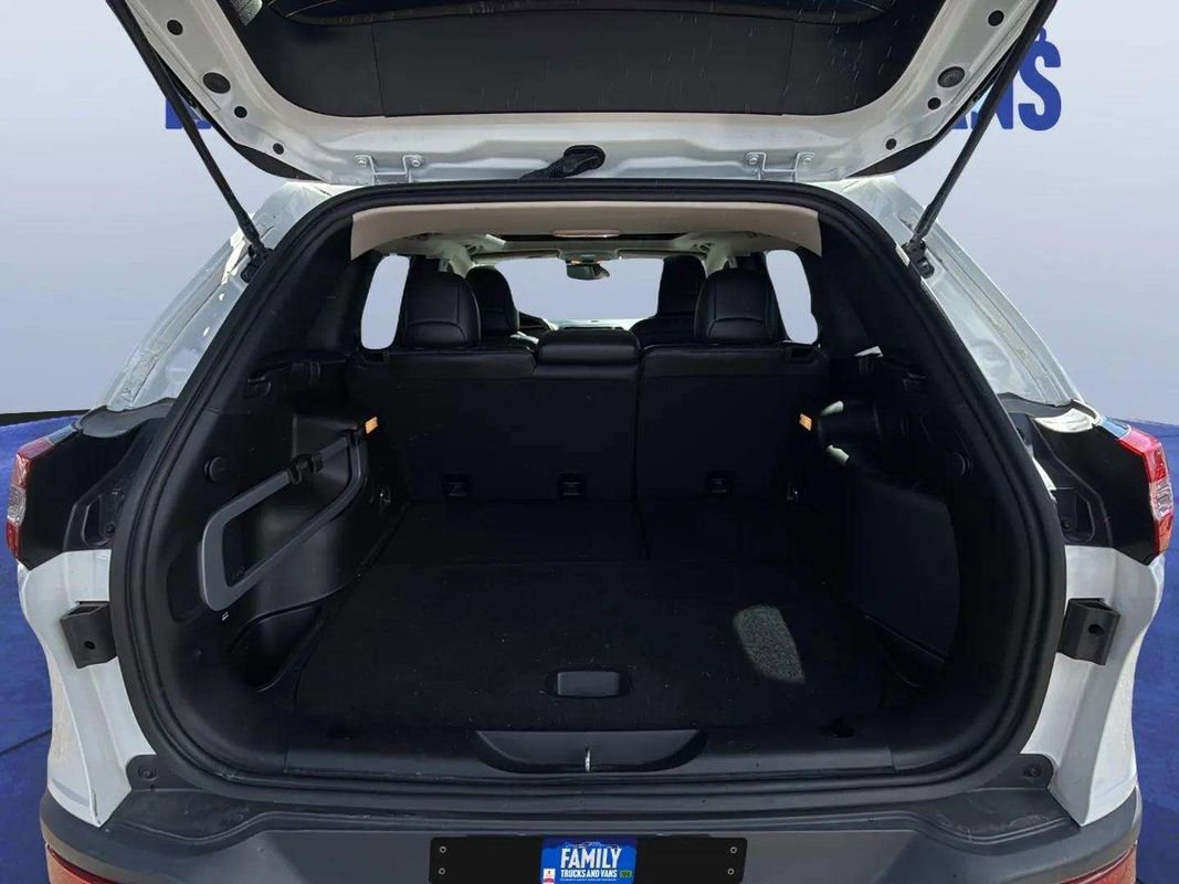 Used 2016 Jeep Cherokee Limited image 9