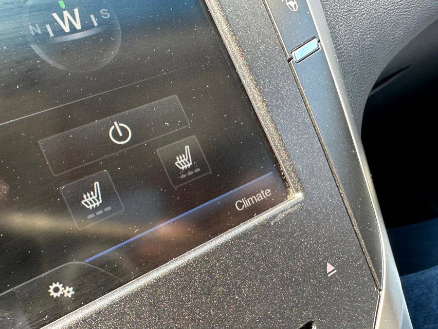 Used 2013 Lincoln MKZ FWD image 21