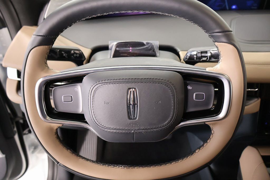 New 2025 Lincoln Navigator Black Label image 3